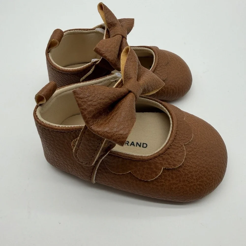 Lucky Brand Baby Girls Tan Crib Shoe Bow Scalloped Tan Size 4 (9-12 Months) NWOT